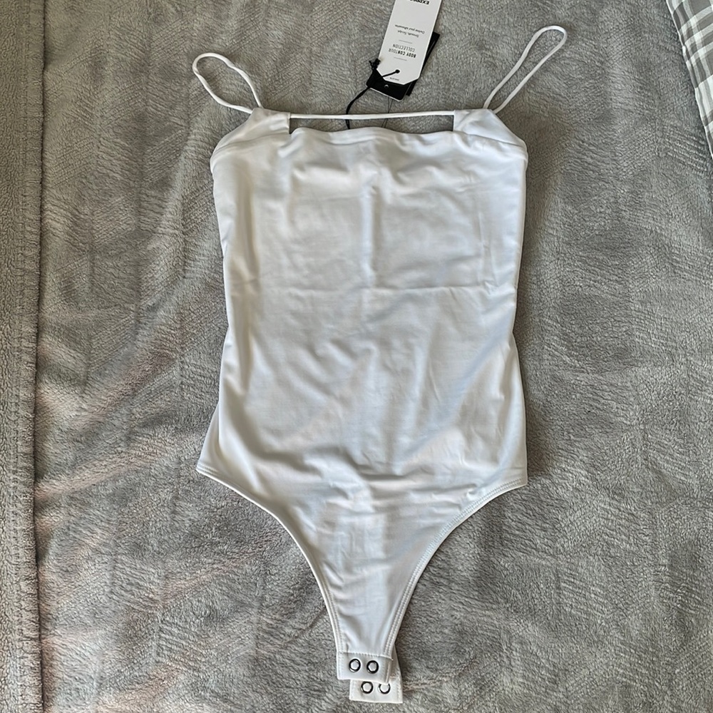 White thong body contour, bodysuit